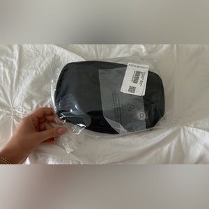 NWT Everywhere Belt Bag Black